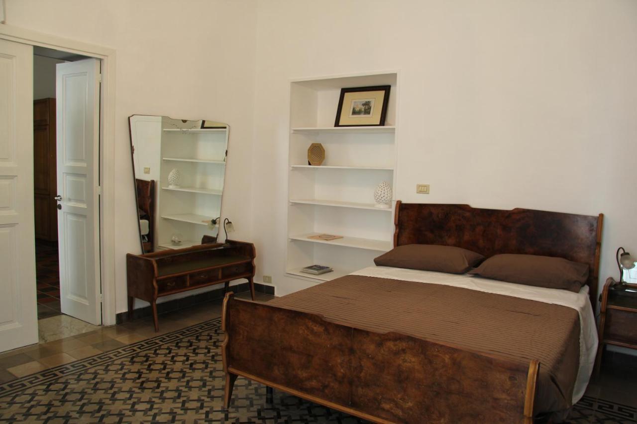 Casa Vacanza Icaros, Ortigia Hictoric Center, 200 Mt From The Beach Syracuse Bagian luar foto
