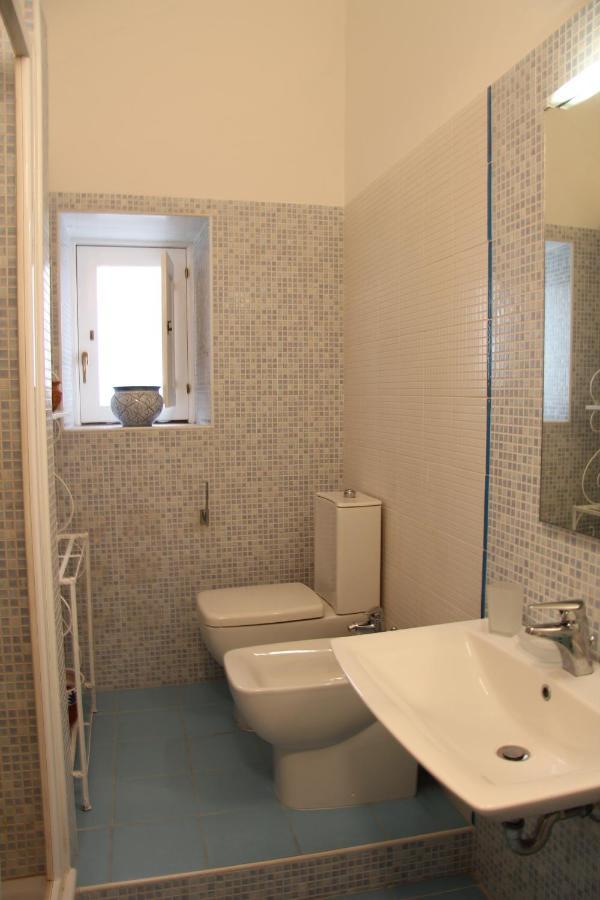 Casa Vacanza Icaros, Ortigia Hictoric Center, 200 Mt From The Beach Syracuse Bagian luar foto