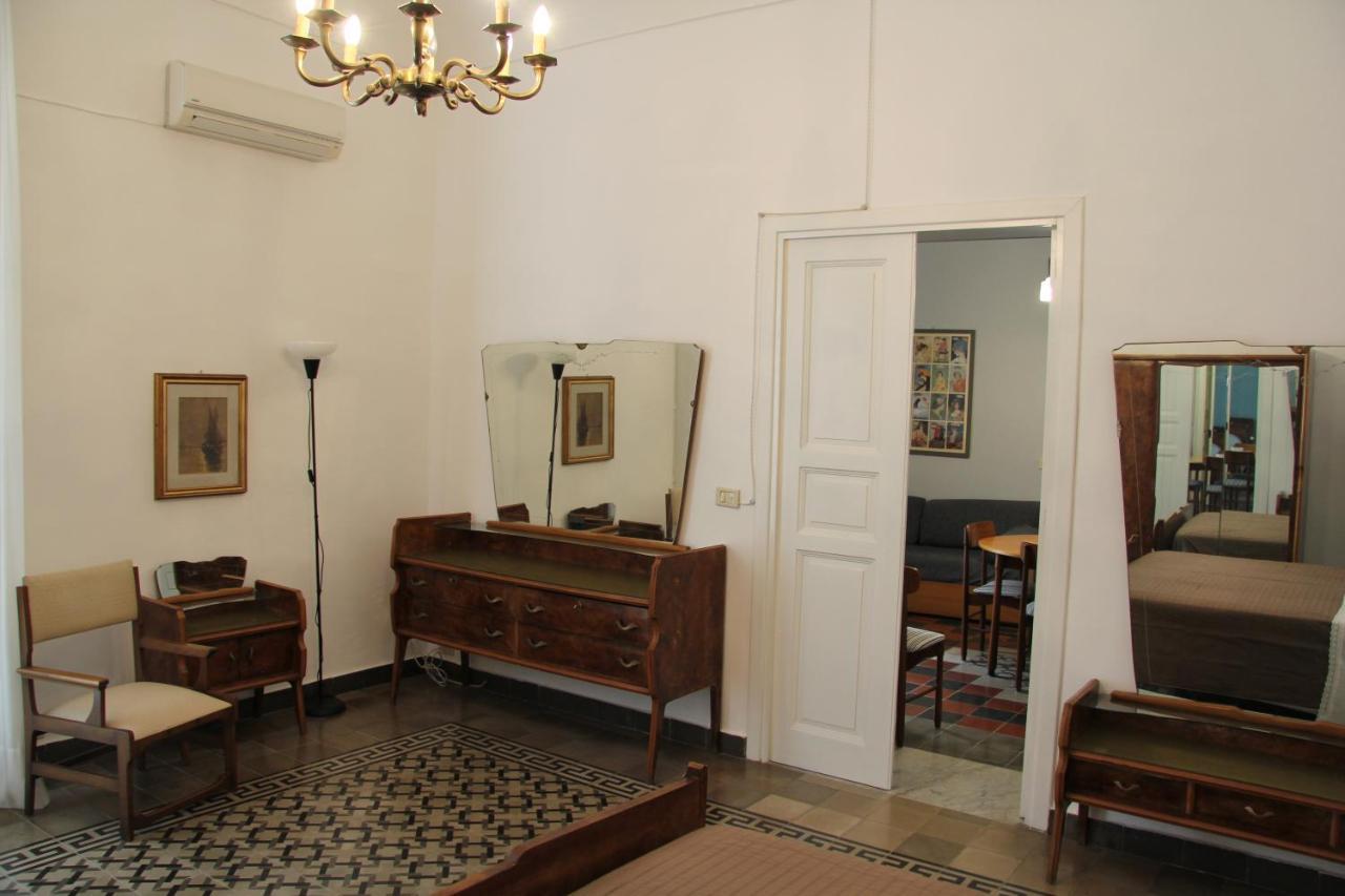 Casa Vacanza Icaros, Ortigia Hictoric Center, 200 Mt From The Beach Syracuse Bagian luar foto