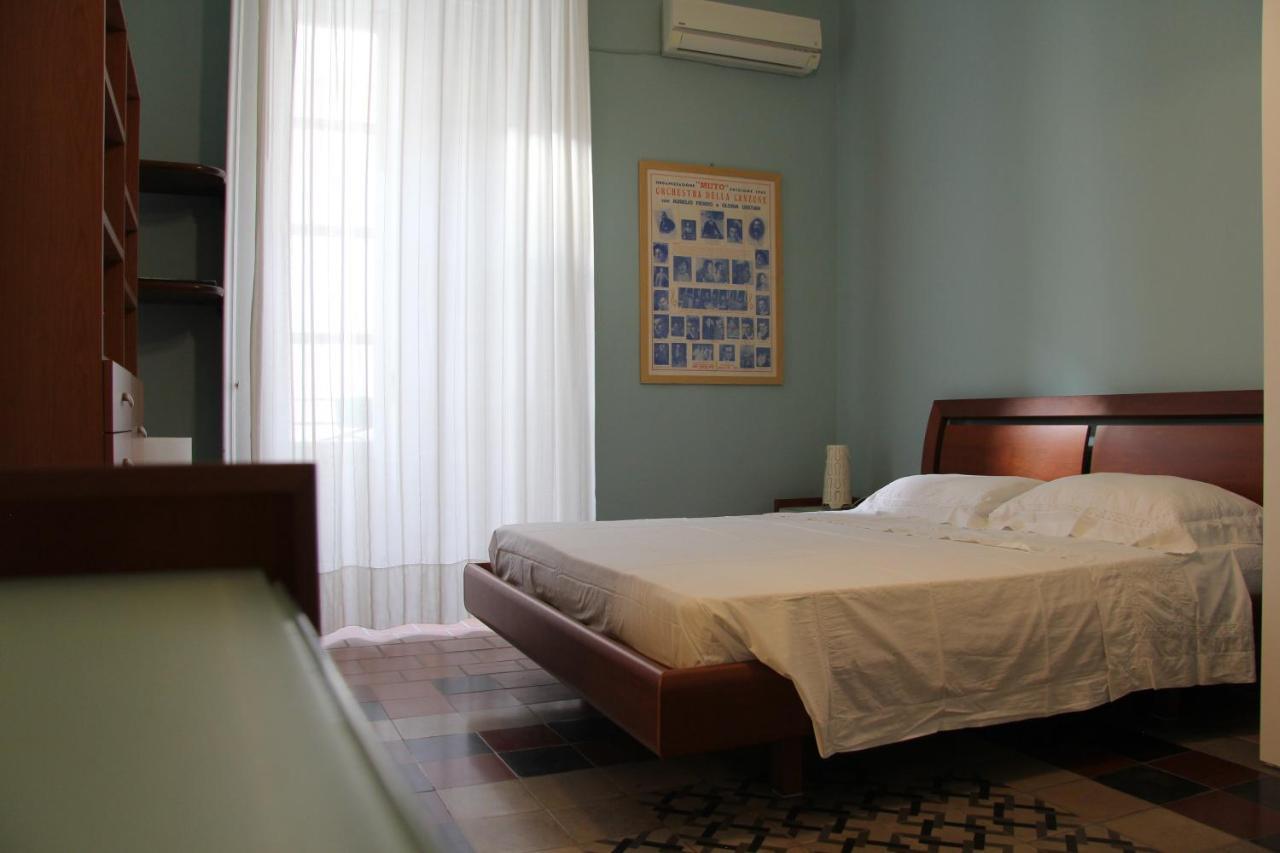 Casa Vacanza Icaros, Ortigia Hictoric Center, 200 Mt From The Beach Syracuse Bagian luar foto
