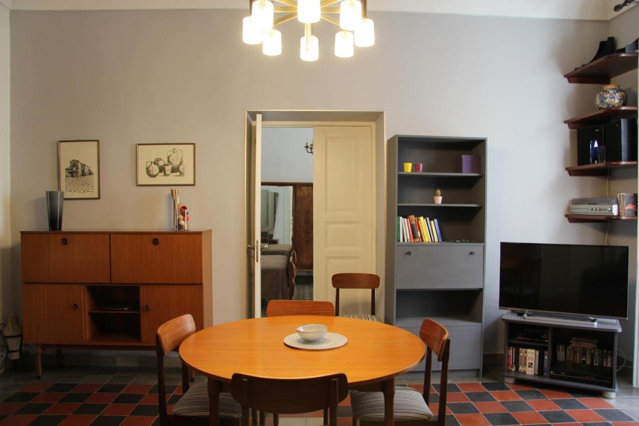 Casa Vacanza Icaros, Ortigia Hictoric Center, 200 Mt From The Beach Syracuse Bagian luar foto