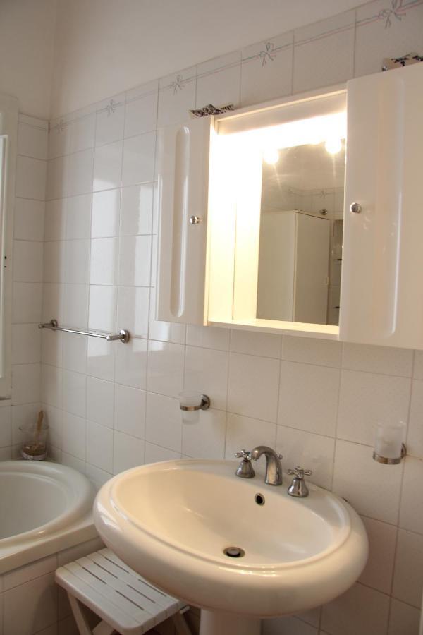Casa Vacanza Icaros, Ortigia Hictoric Center, 200 Mt From The Beach Syracuse Bagian luar foto