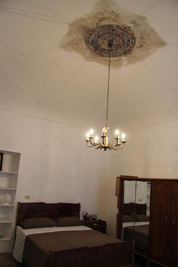 Casa Vacanza Icaros, Ortigia Hictoric Center, 200 Mt From The Beach Syracuse Bagian luar foto