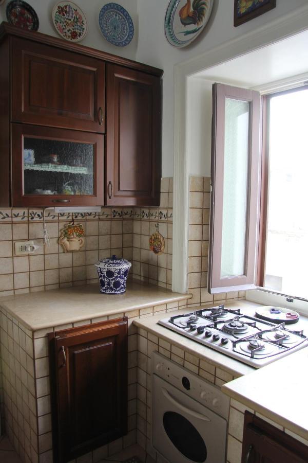 Casa Vacanza Icaros, Ortigia Hictoric Center, 200 Mt From The Beach Syracuse Bagian luar foto