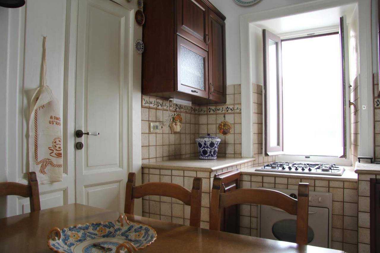 Casa Vacanza Icaros, Ortigia Hictoric Center, 200 Mt From The Beach Syracuse Bagian luar foto