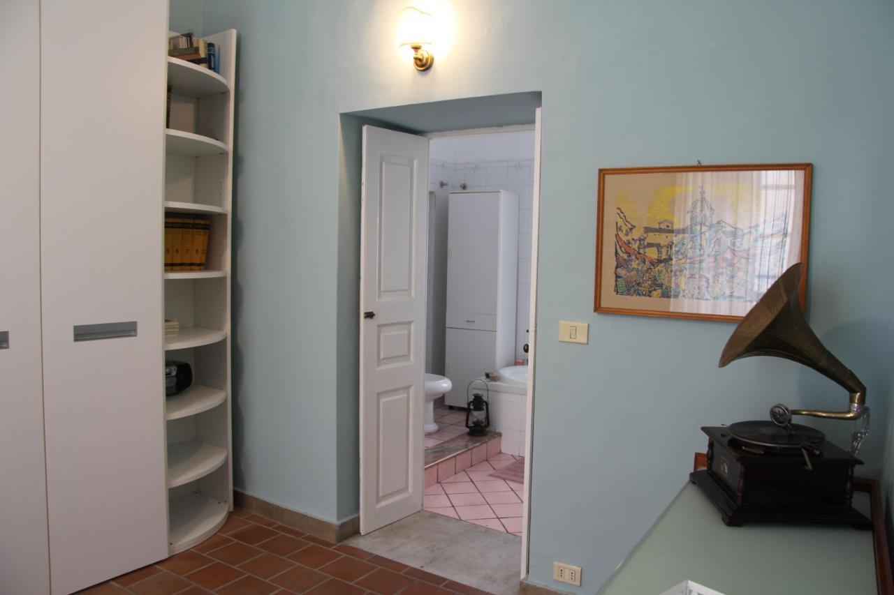 Casa Vacanza Icaros, Ortigia Hictoric Center, 200 Mt From The Beach Syracuse Bagian luar foto