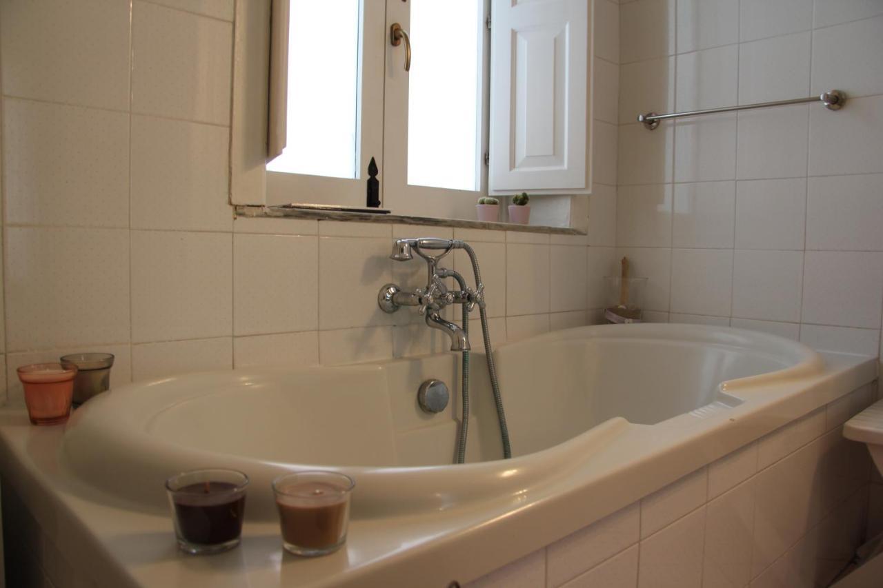 Casa Vacanza Icaros, Ortigia Hictoric Center, 200 Mt From The Beach Syracuse Bagian luar foto