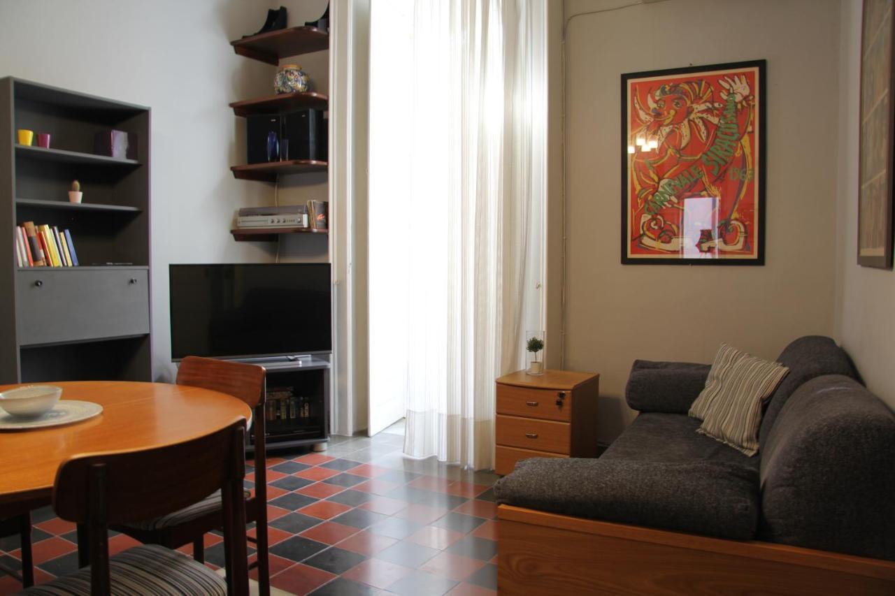 Casa Vacanza Icaros, Ortigia Hictoric Center, 200 Mt From The Beach Syracuse Bagian luar foto