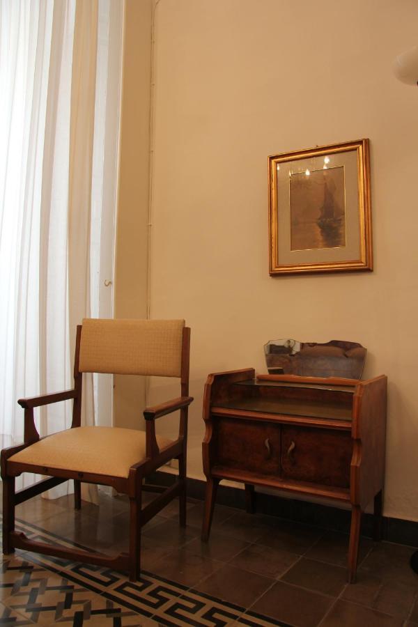 Casa Vacanza Icaros, Ortigia Hictoric Center, 200 Mt From The Beach Syracuse Bagian luar foto