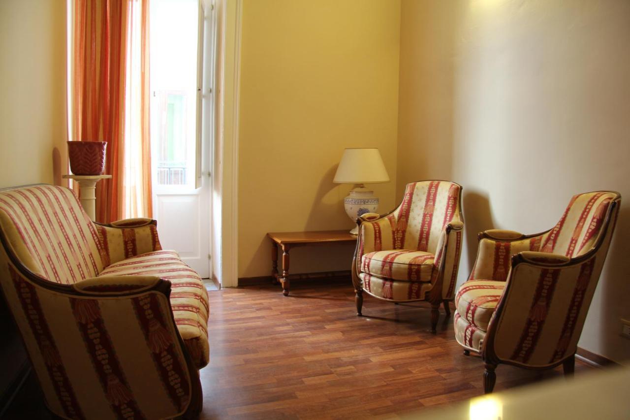 Casa Vacanza Icaros, Ortigia Hictoric Center, 200 Mt From The Beach Syracuse Bagian luar foto